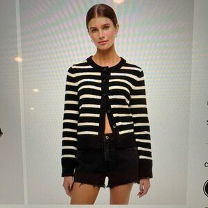 Abercrombie & Fitch Black ultra high rise mom shorts size 24